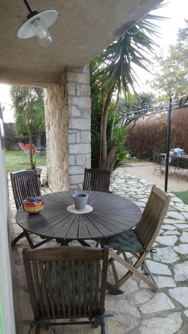 Le 62 Apartment Gemenos Exterior photo